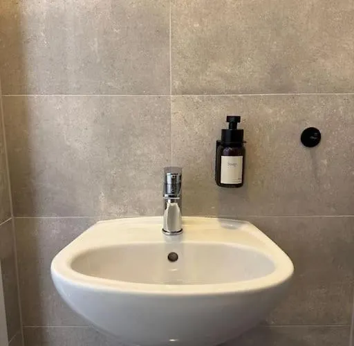 Modernes In Karlsplatz Naehe 15 Apartmán
