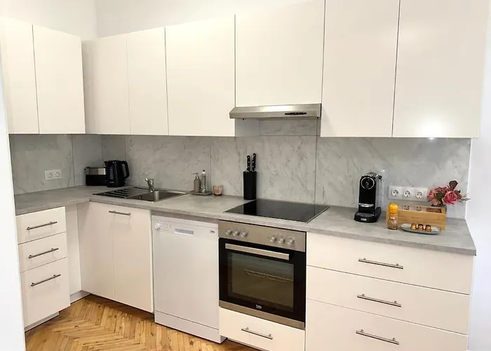 Modernes In Karlsplatz Naehe 15 * Vídeň