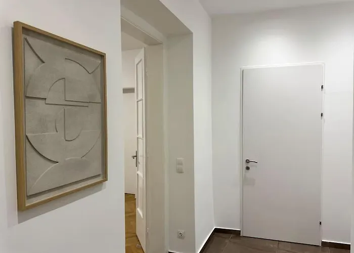 Modernes In Karlsplatz Naehe 15